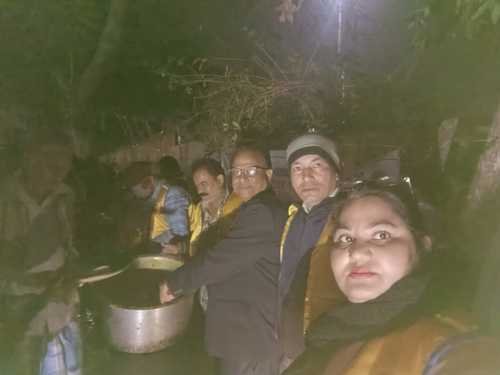 Food distribution at AIIMs during the demolition of Hotels by LCB premium